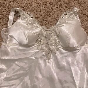 Beautiful nightie and robe